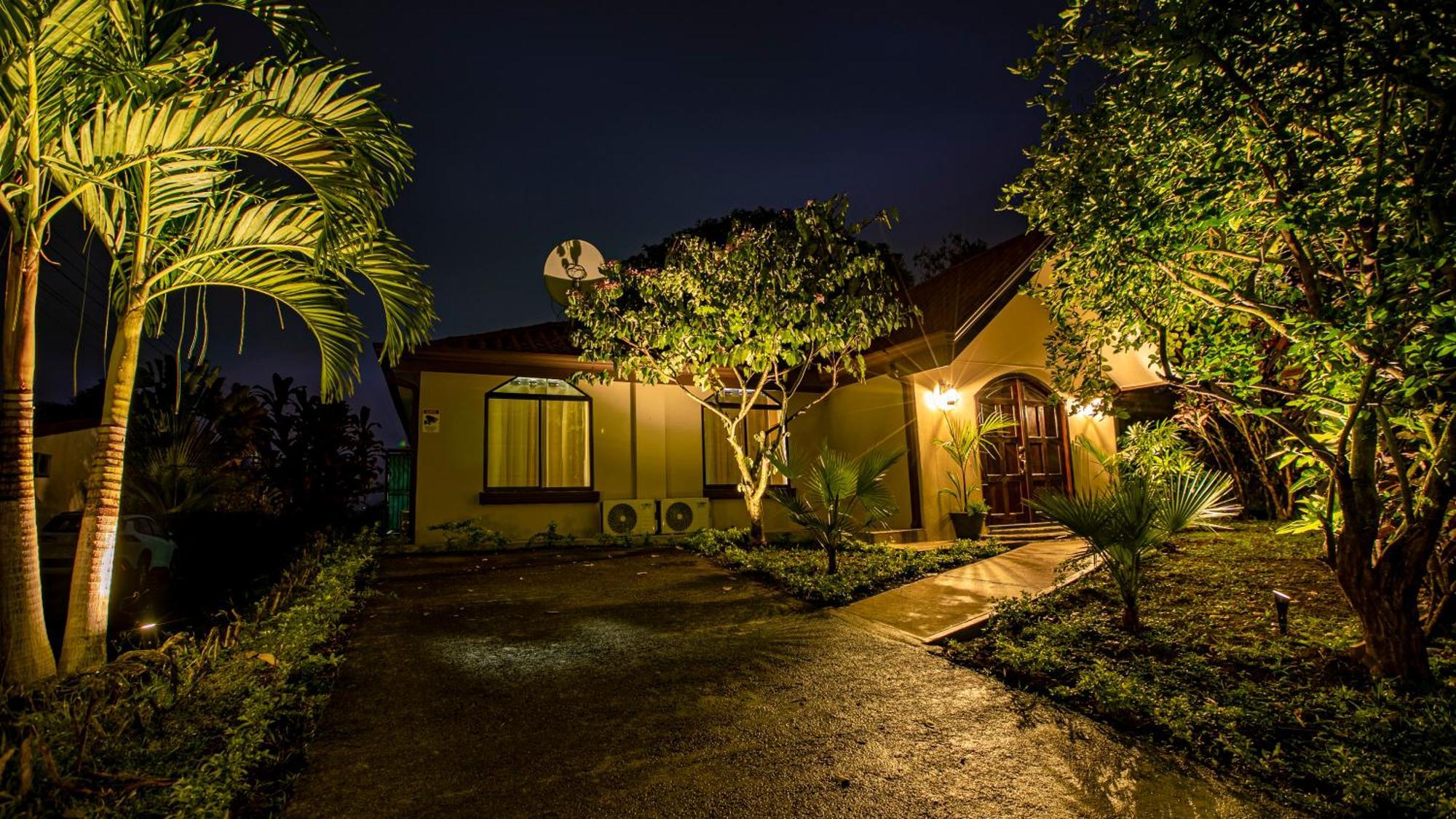 Anthurium House La Fortuna Exterior photo